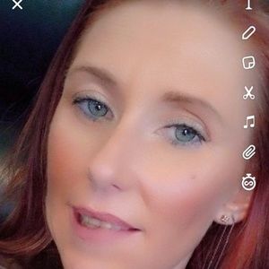 Meet your Posher, Leea